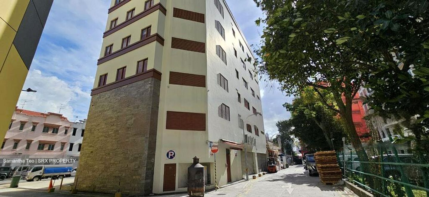 Sims Avenue (D14), Shop House #452770361